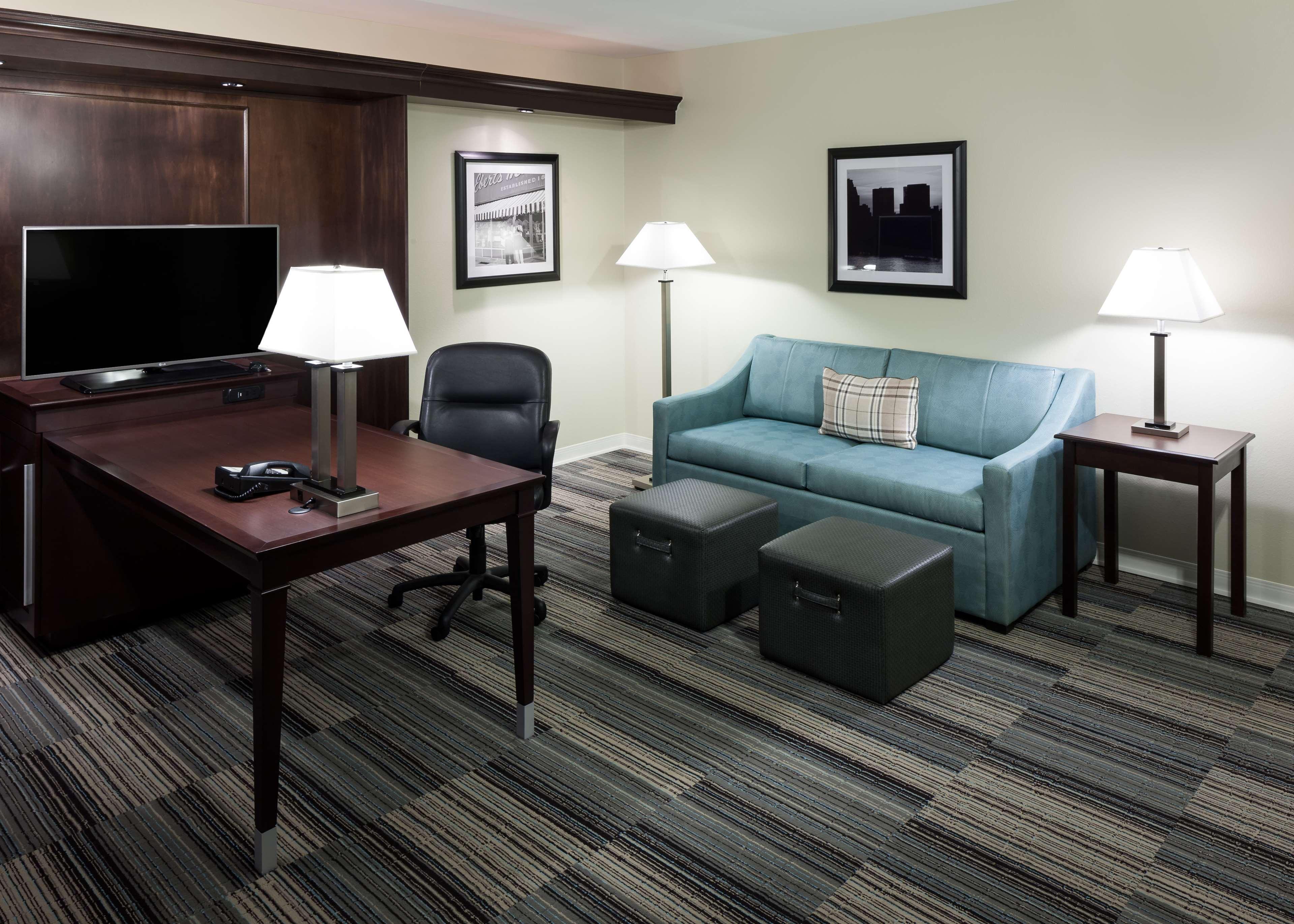 Hampton Inn & Suites Omaha-Downtown Экстерьер фото