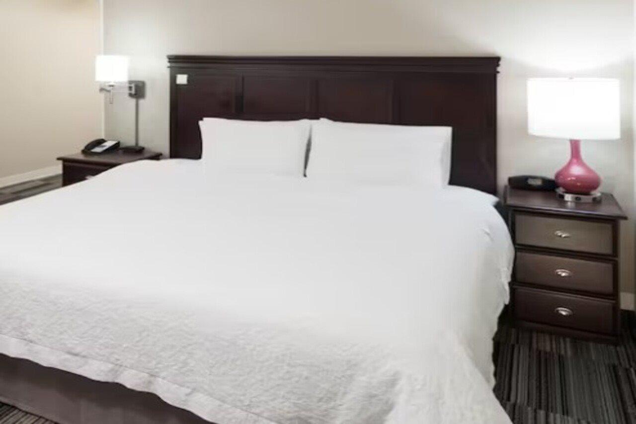 Hampton Inn & Suites Omaha-Downtown Экстерьер фото