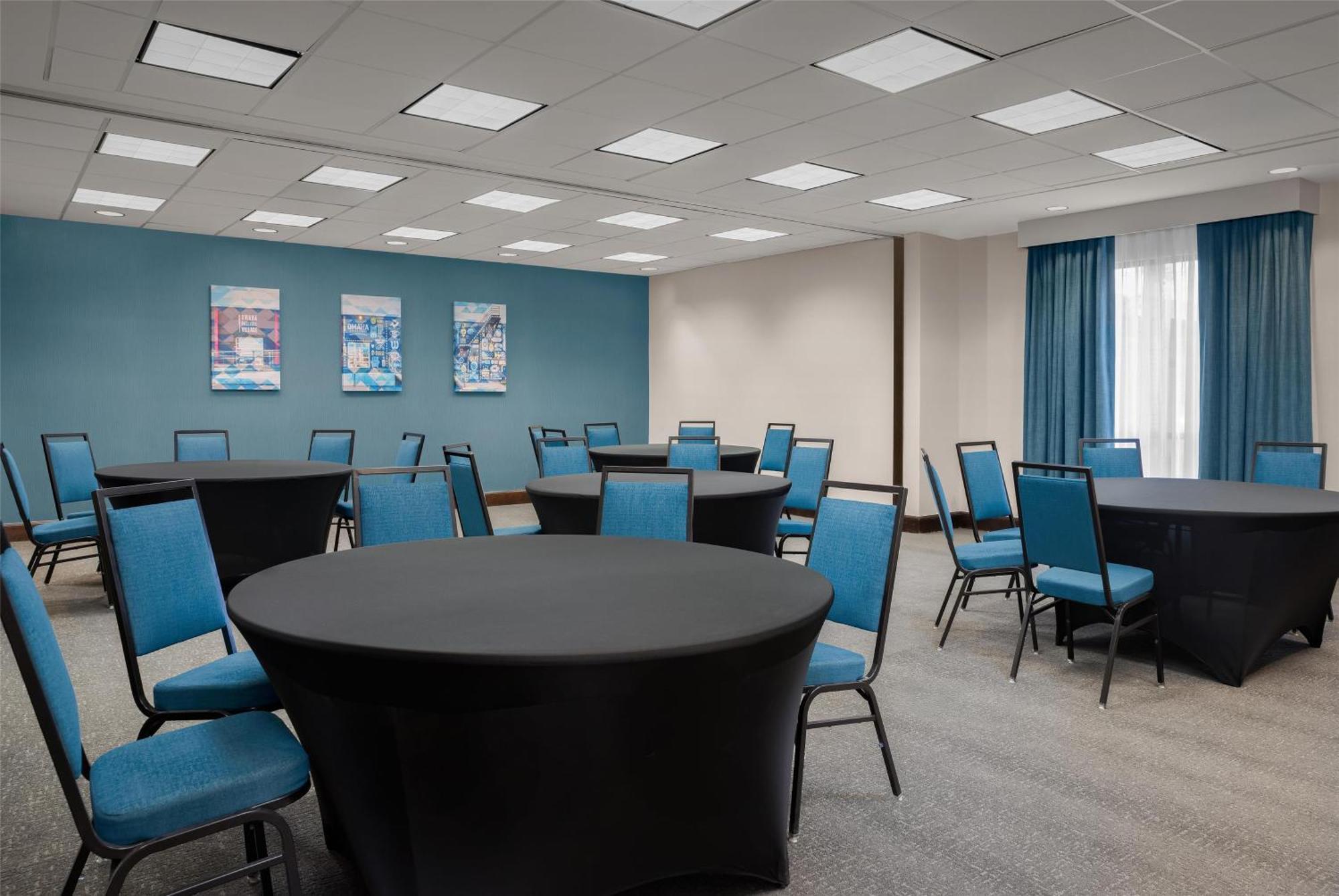 Hampton Inn & Suites Omaha-Downtown Экстерьер фото