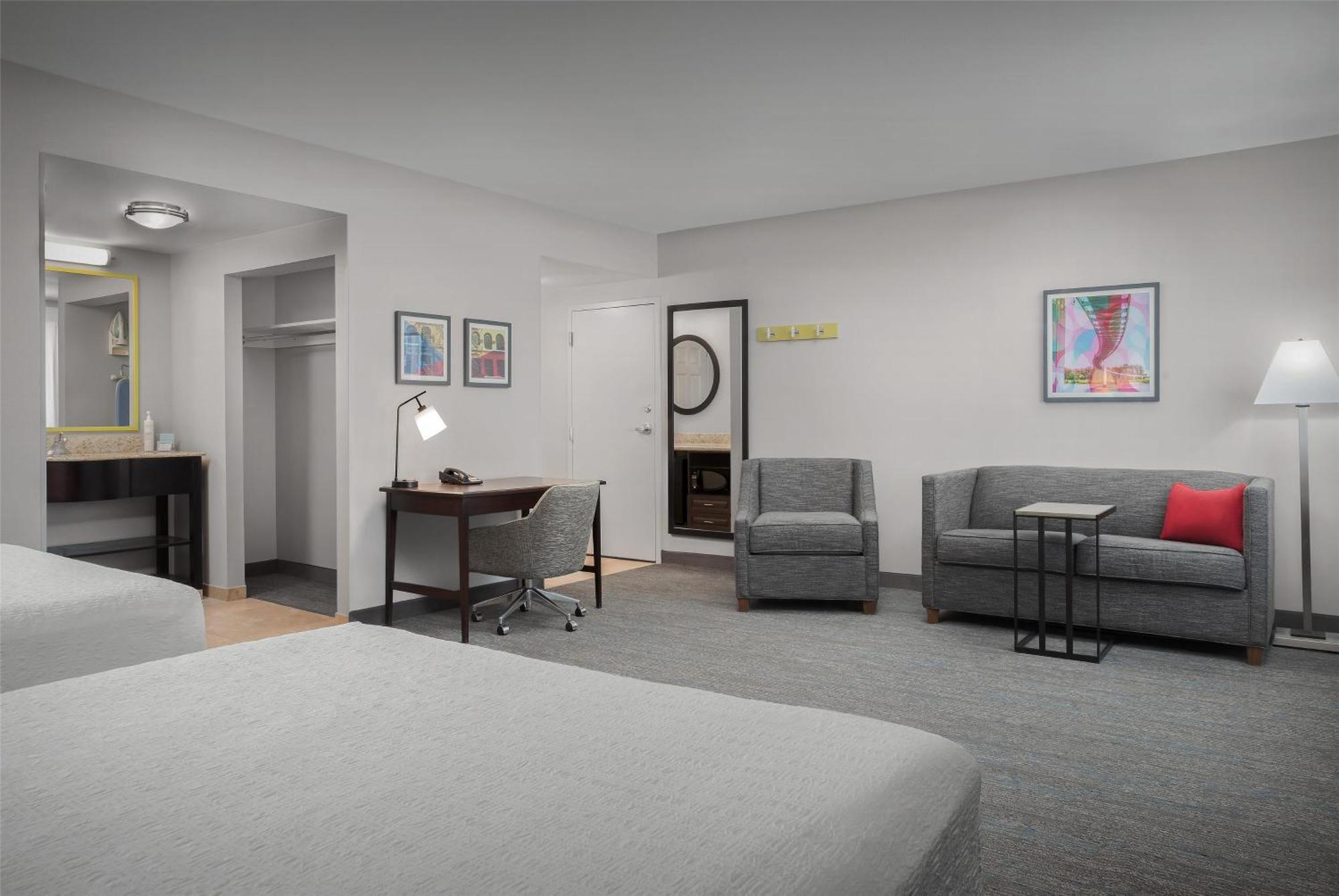 Hampton Inn & Suites Omaha-Downtown Экстерьер фото