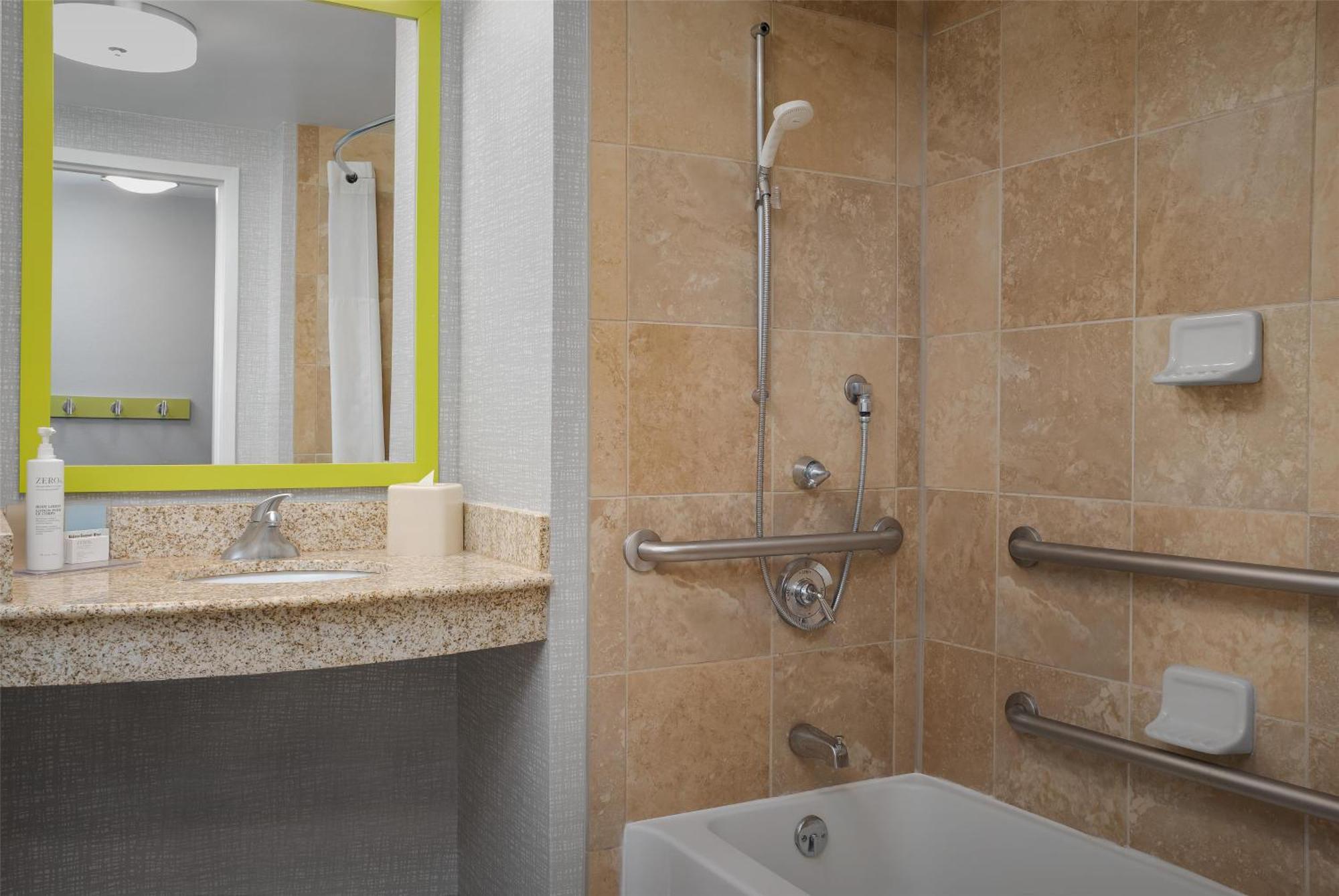 Hampton Inn & Suites Omaha-Downtown Экстерьер фото