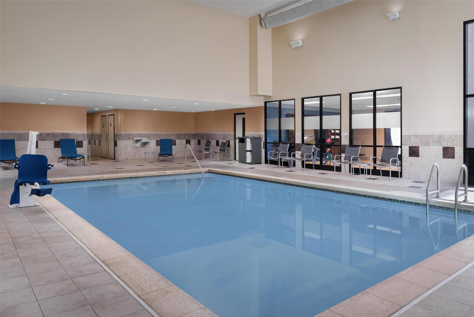 Hampton Inn & Suites Omaha-Downtown Экстерьер фото