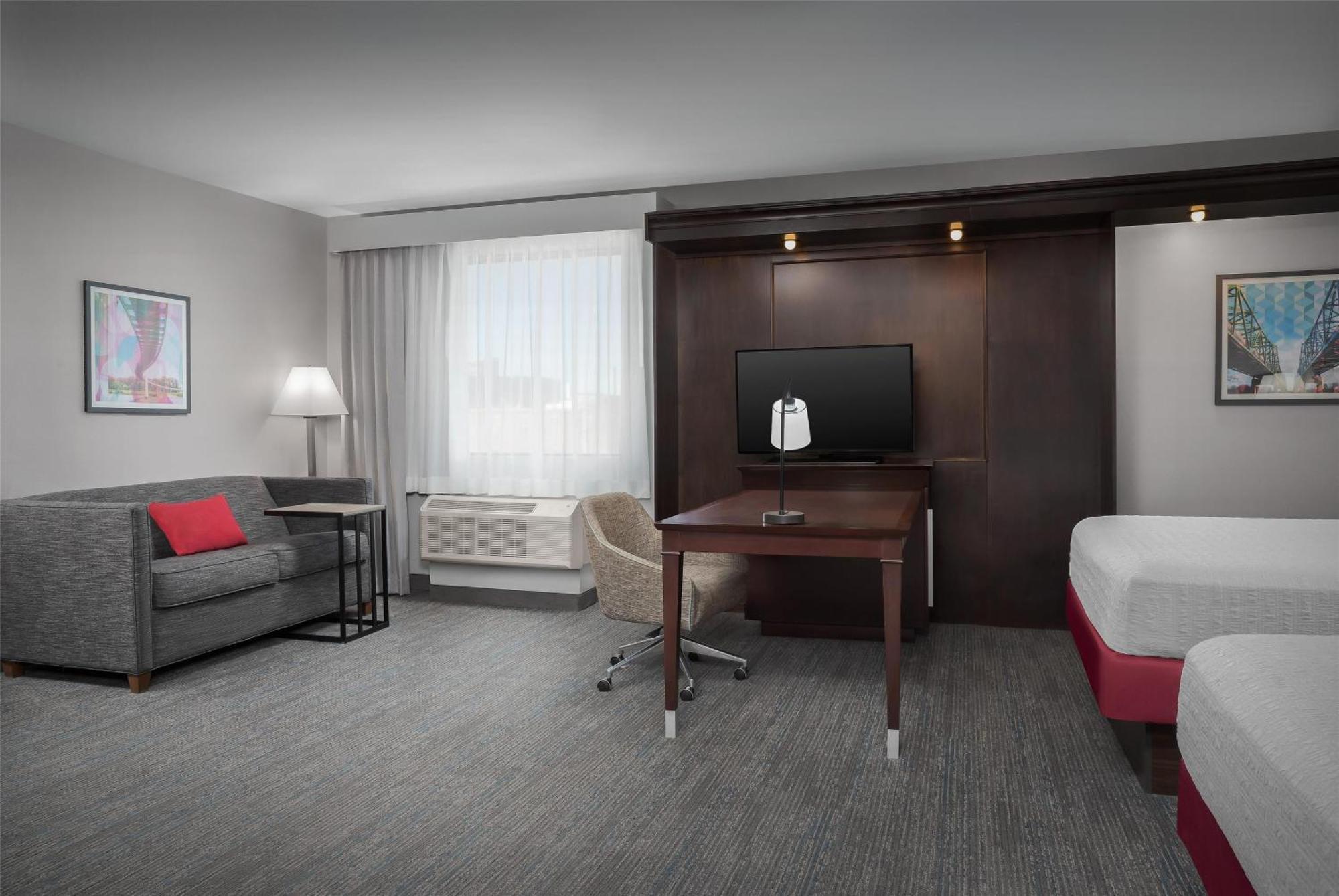 Hampton Inn & Suites Omaha-Downtown Экстерьер фото
