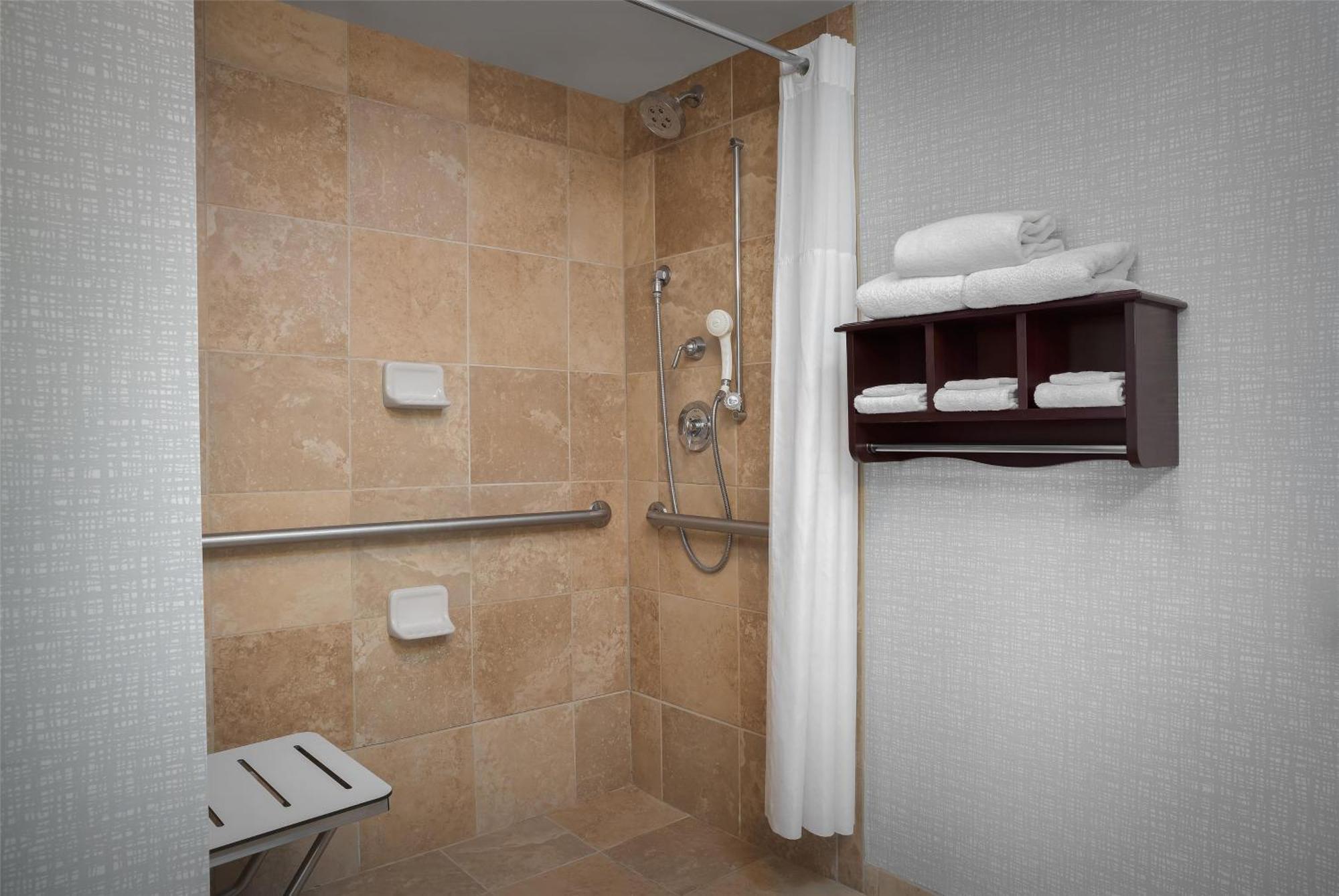 Hampton Inn & Suites Omaha-Downtown Экстерьер фото